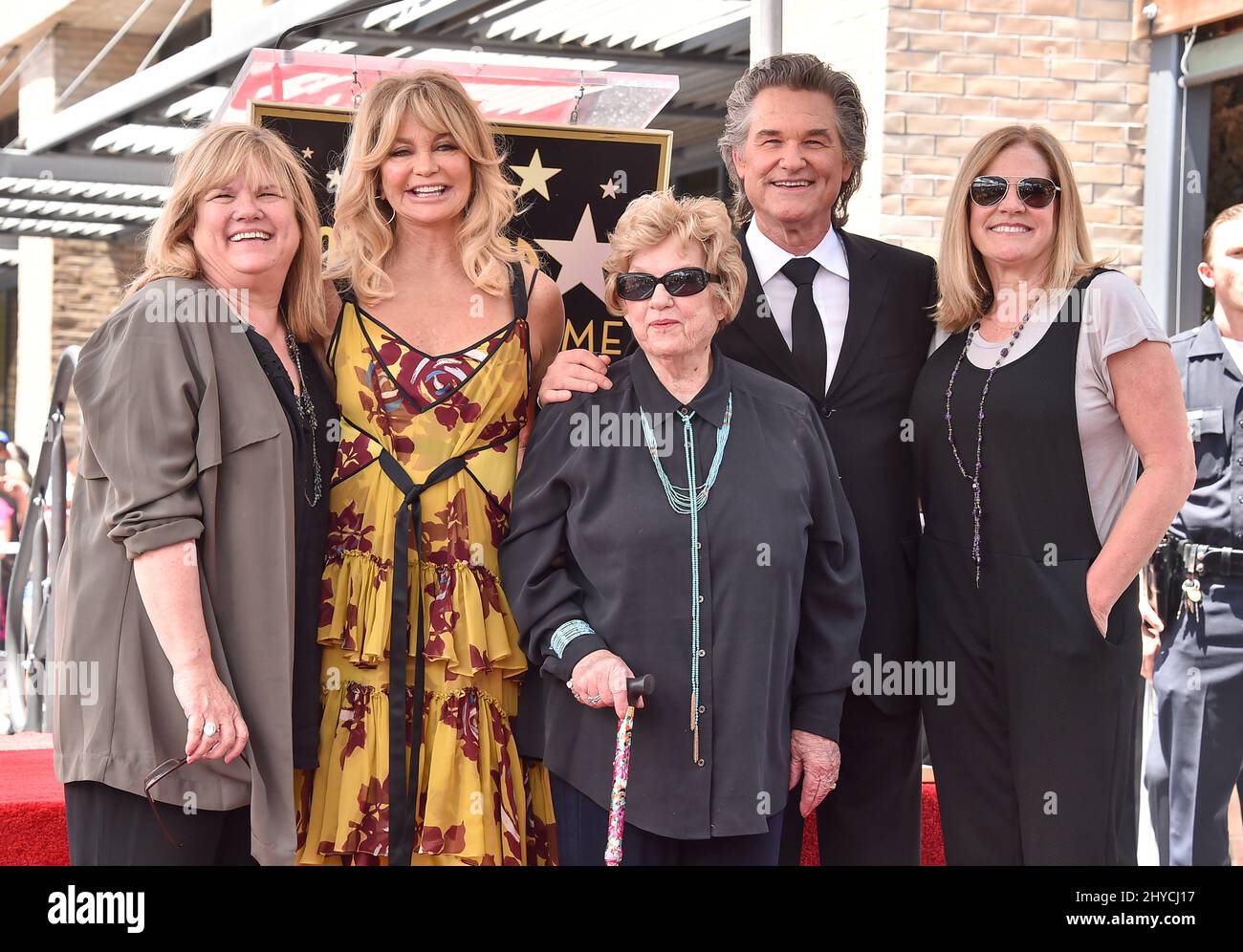 Goldie Hawn Kurt Russell Louise Russell Jodi Russell And Jill