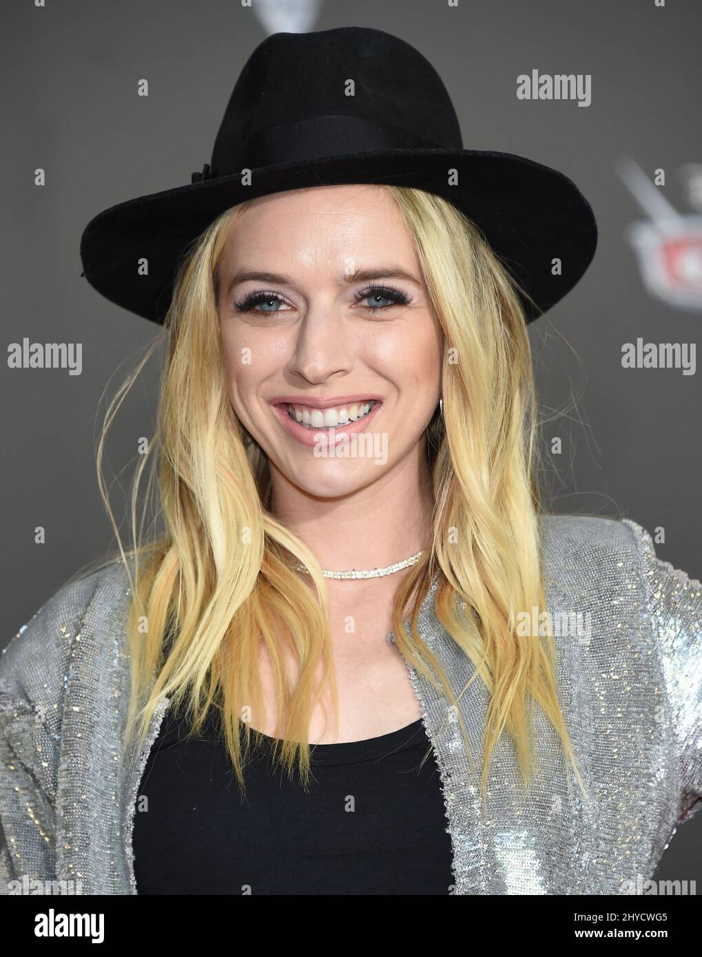 Zz ward arriving to hires stock photography and images Alamy