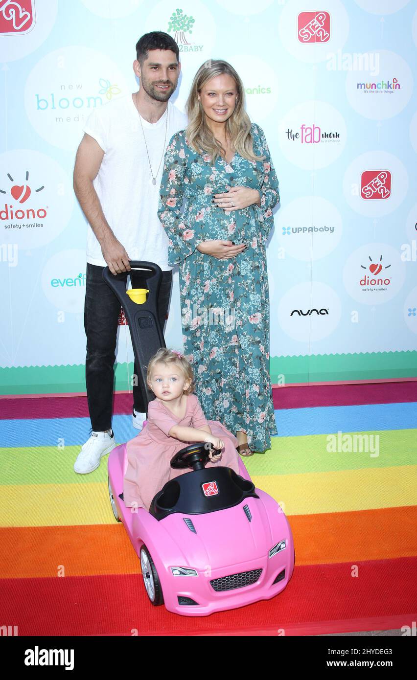 Justin Gaston, Melissa Ordway, Olivia Gaston attending the 6th Annual