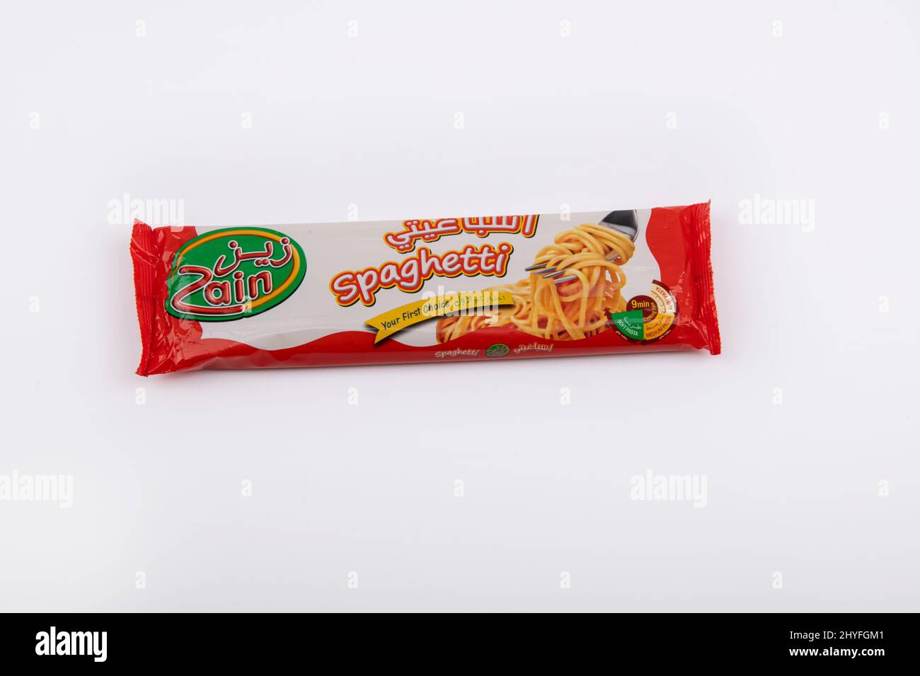 Zain Spaghetti 400 gm on isolated background Stock Photo