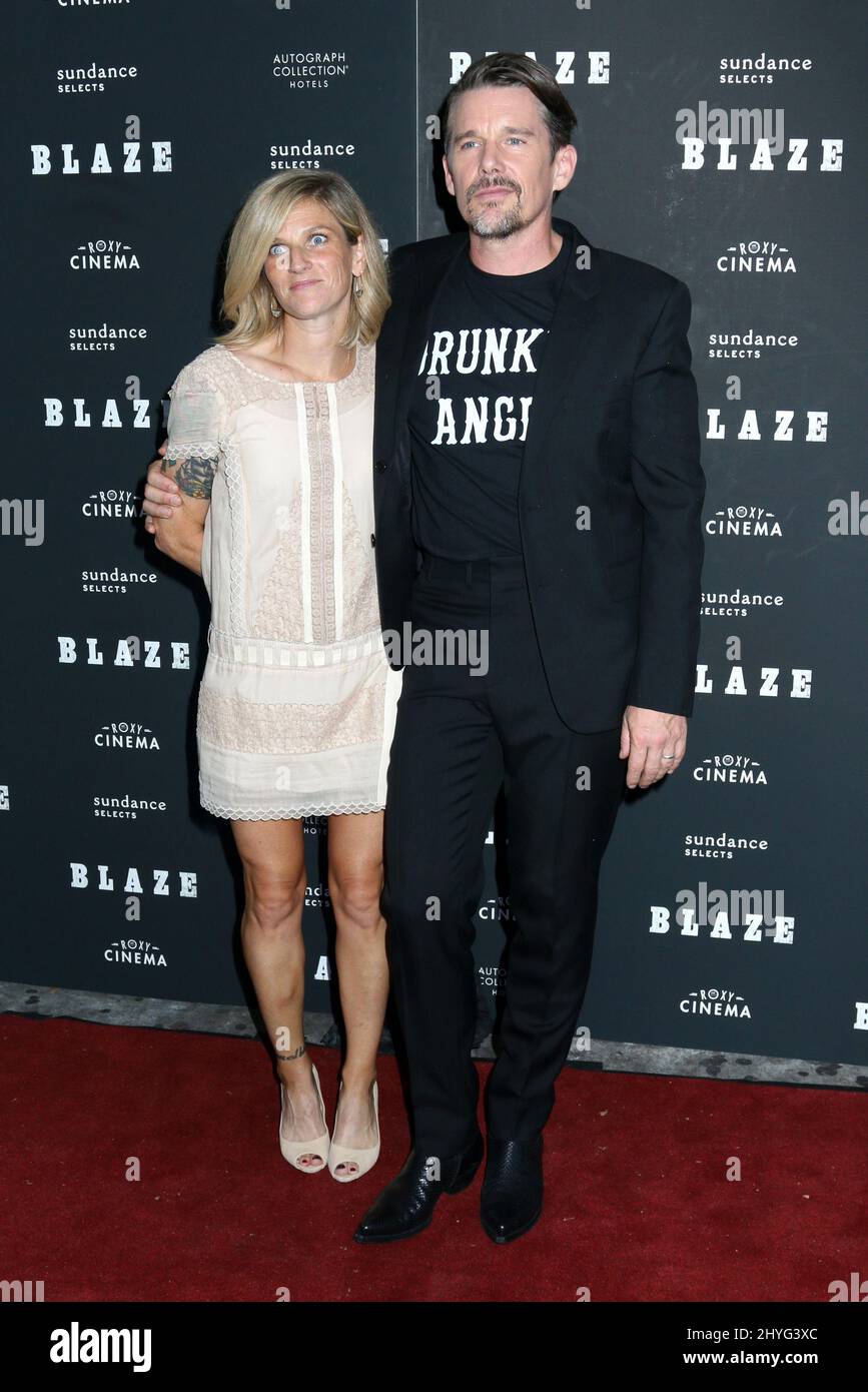 Ethan hawke and wife hi-res stock photography and images - Alamy