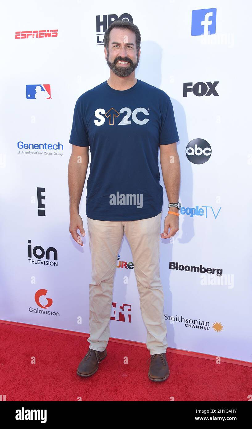 Rob Riggle Shirless Rob Riggle at the 2018 Stand Up To Cancer (SU2C) telecast held at ...