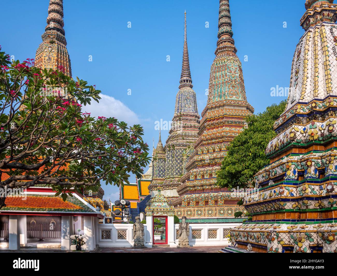 Landmark Wat Pho Buddhist Temple in Bangkok Stock Photo - Alamy