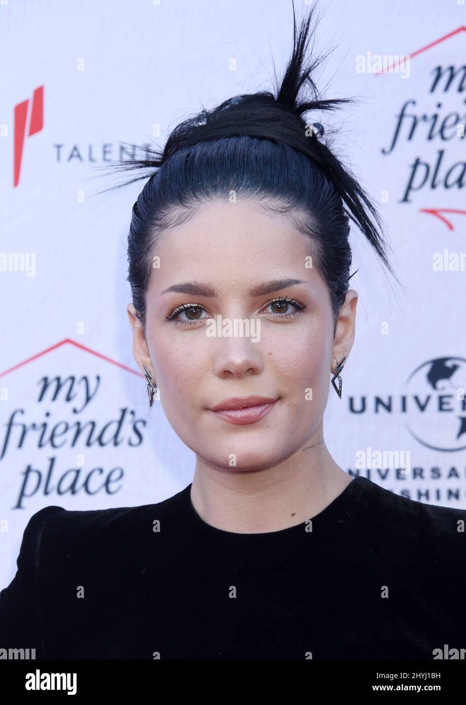Halsey at the 'Ending Youth Homelessness: A Benefit For My Friend's