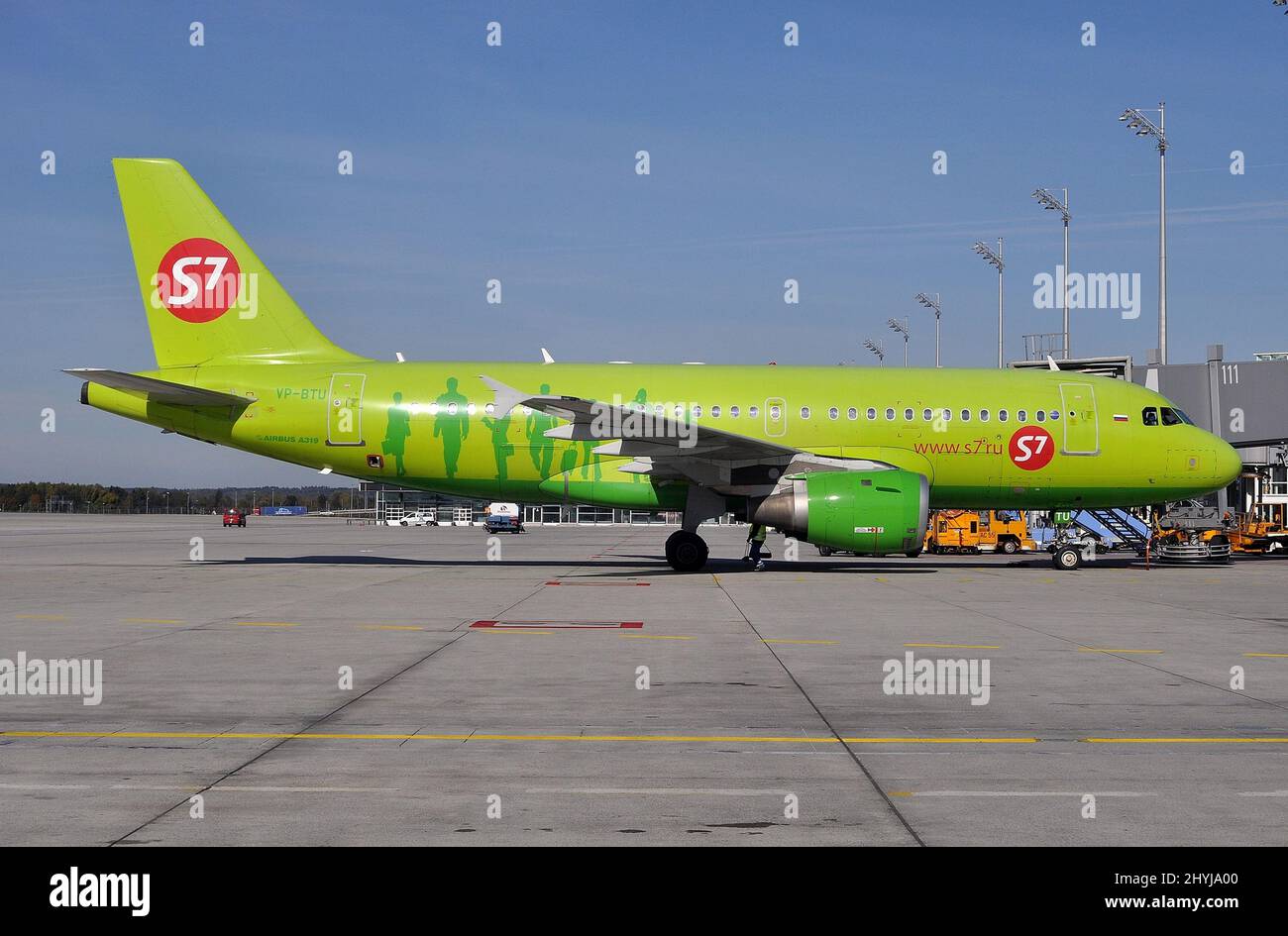 S7 Airlines Airbus A319-100. Bermuda registration cancelled by leasing company due to Russian invasion of Ukraine in 2022. Stock Photo