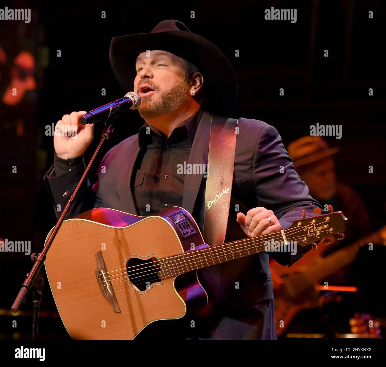 Garth brooks in concert hi-res stock photography and images - Alamy