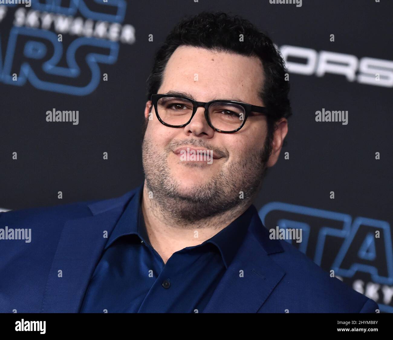 Josh Rise Josh Gad attending the World Premiere of Star Wars: The Rise of ...
