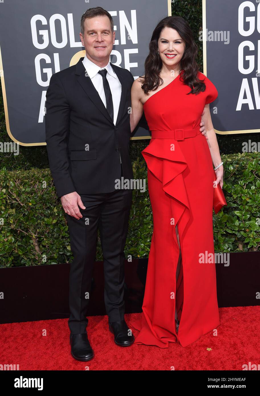 Peter Krause and Lauren Graham at the 77th Golden Globe Awards held at