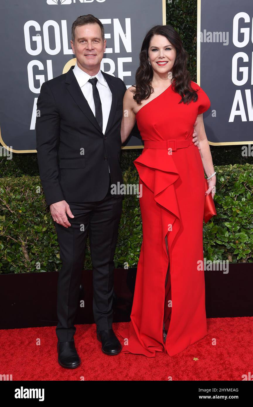 Peter Krause and Lauren Graham at the 77th Golden Globe Awards held at