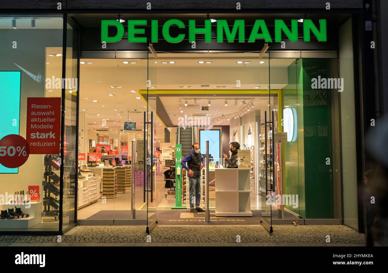 Deichmann shoe shop hi-res stock photography and images - Alamy