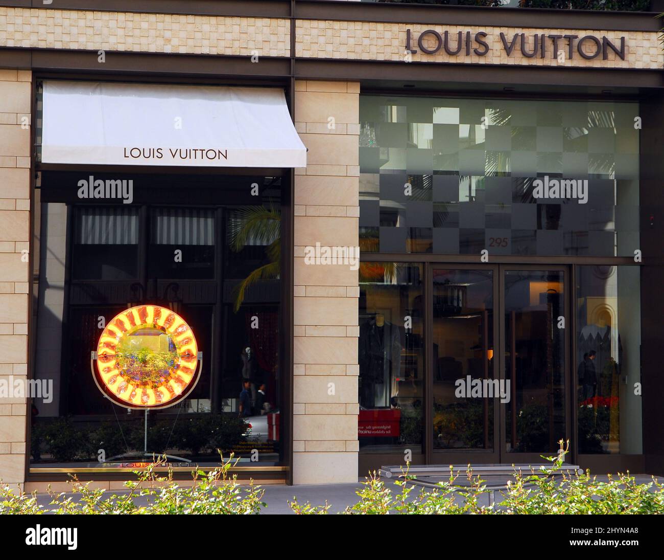 Louis vuitton store rodeo drive hi-res stock photography and