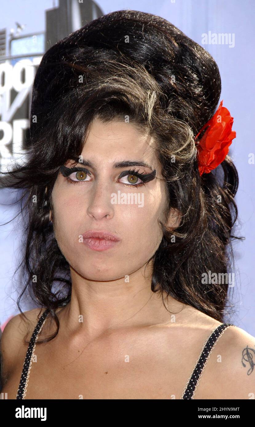 amy-winehouse-eye-color