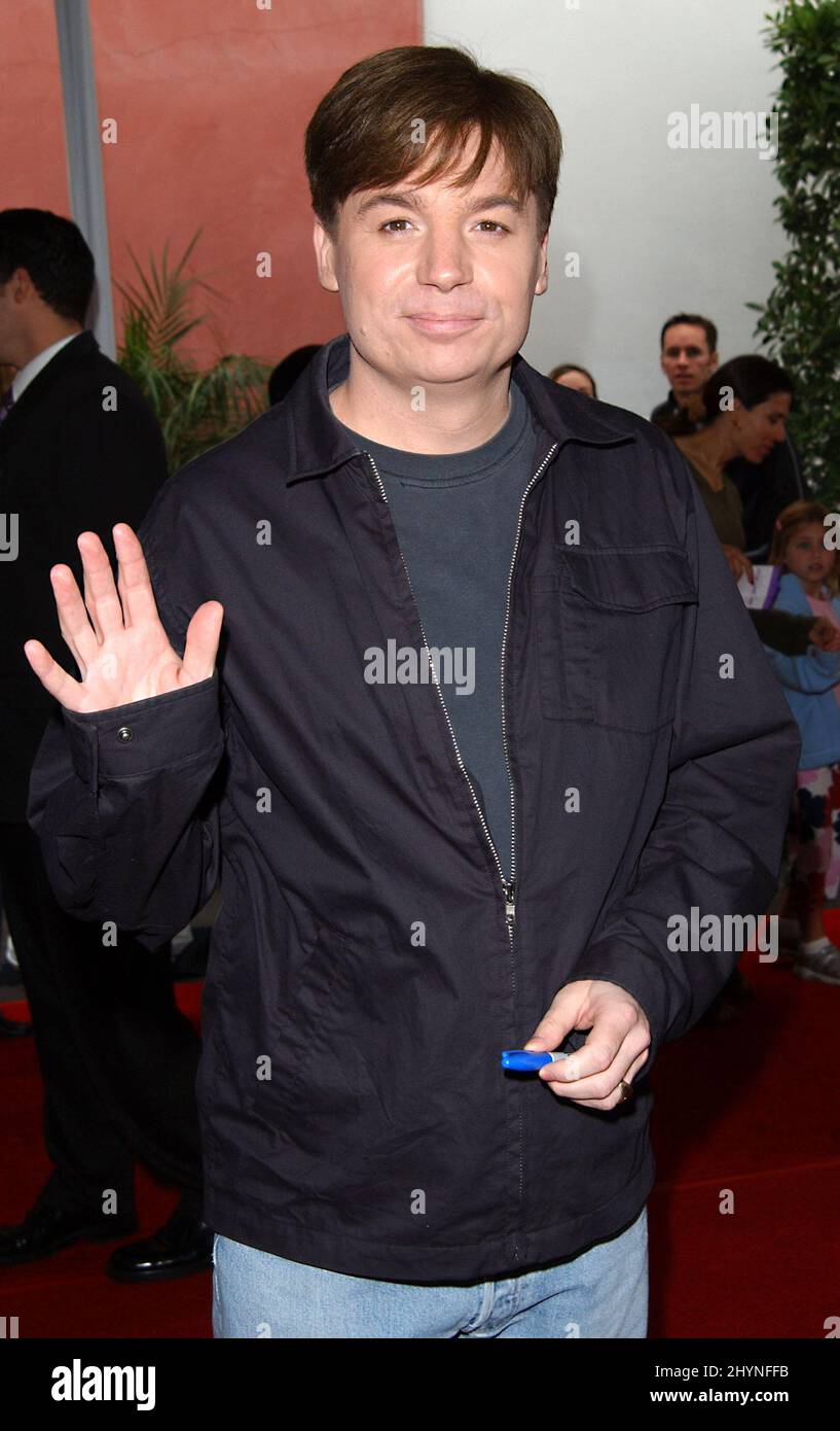 MIKE MYERS ATTENDS 'DR SEUSS, THE CAT IN THE HAT' FILM PREMIERE IN CALIFORNIA. PICTURE: UK PRESS Stock Photo