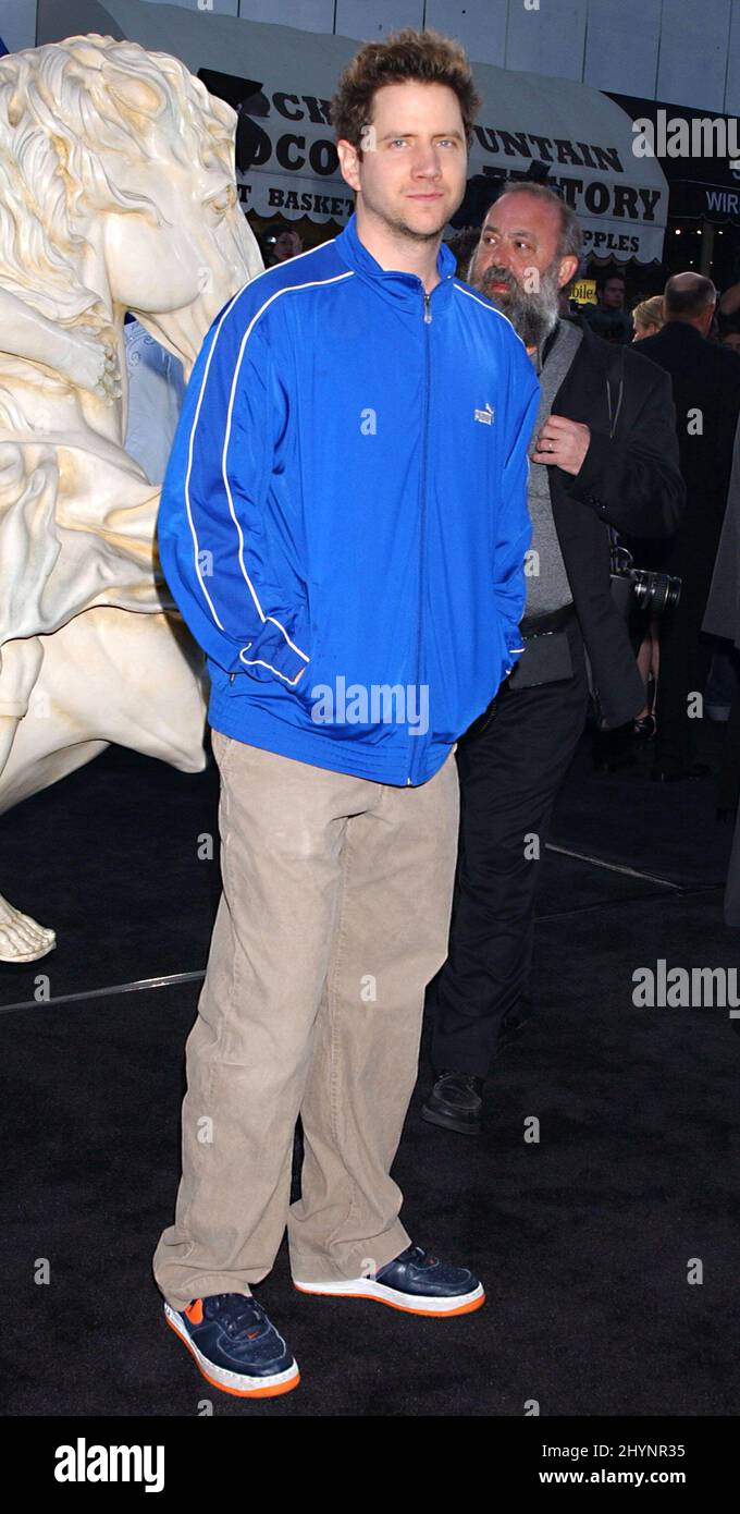 HUGO WEAVING ATTENDS THE 'MATRIX RELOADED' PREMIERE AT THE MANN VILLAGE  THEATRE, WESTWOOD, CALIFORNIA. PICTURE: UK PRESS Stock Photo - Alamy