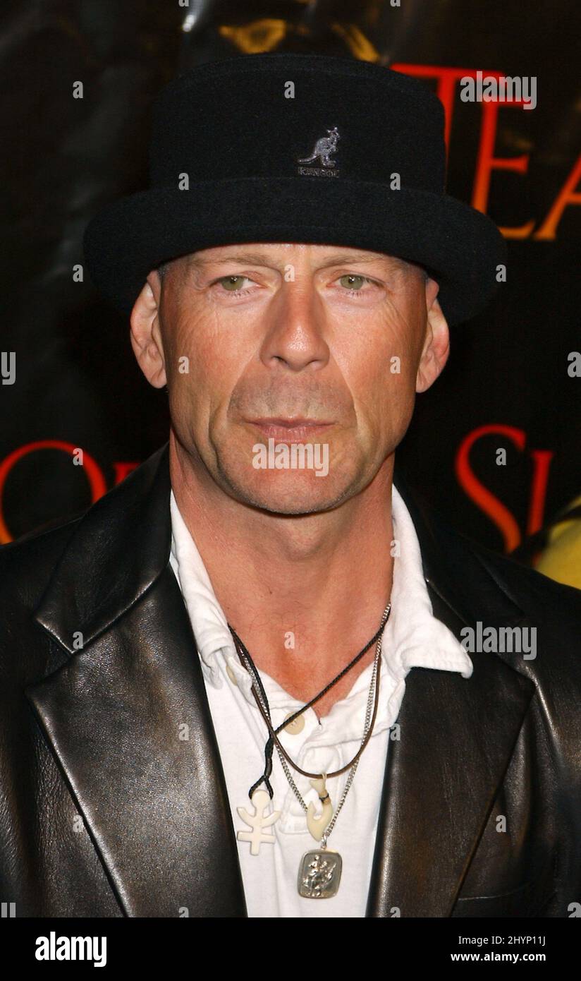 BRUCE WILLIS ATTENDS THE "TEARS OF THE SUN" PREMIERE AT THE MANN'S VILLAGE THEATRE, LA. PICTURE: UK PRESS Stock Photo - Alamy
