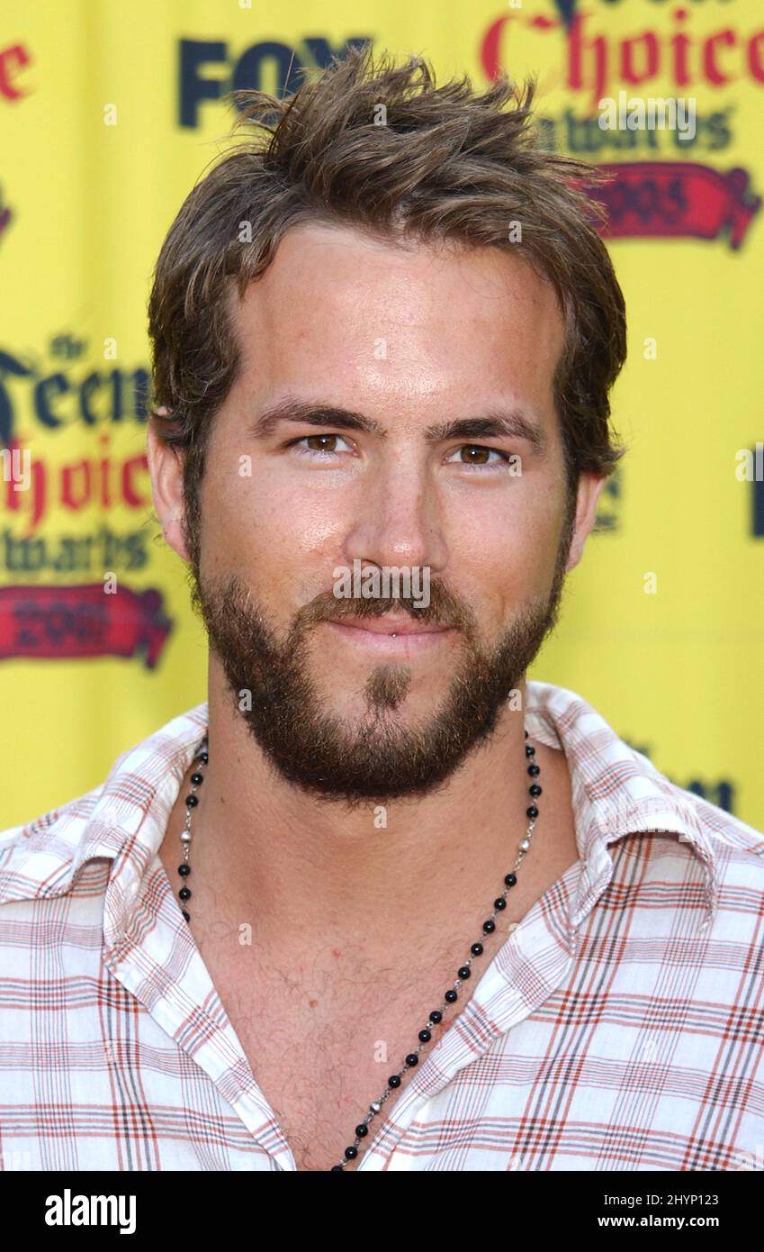 Ryan Reynolds attends the Teen Choice Awards 2005 at the Gibson