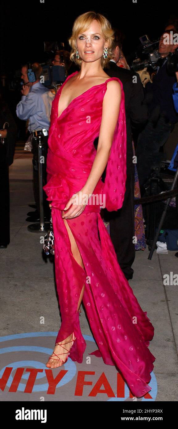 Amber Valletta attends the 'Vanity Fair Oscar Party 2004' at Mortons