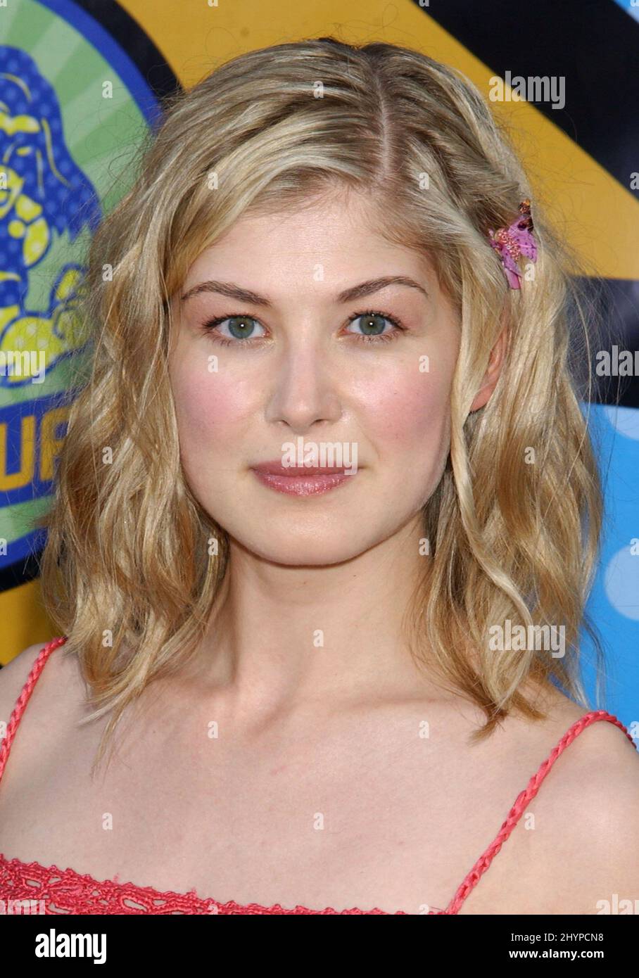 ROSAMUND PIKE ATTENDS THE 2003 MTV MOVIE AWARDS IN LOS ANGELES. PICTURE: UK PRESS Stock Photo