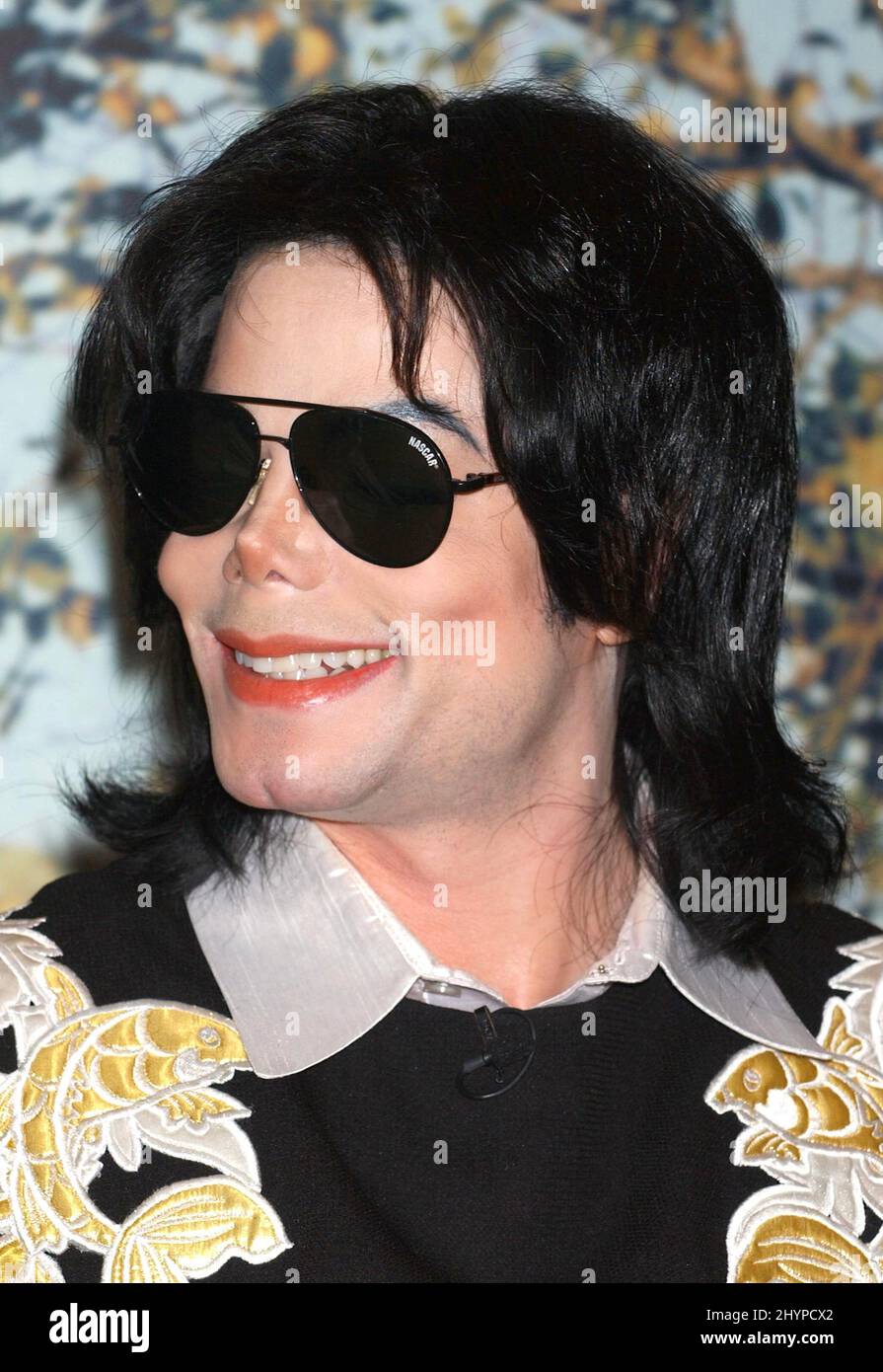 MICHAEL JACKSON VISITS HIS HOMETOWN OF GARY, INDIANA WHERE HE RECEIVED THE KEY TO THE CITY. PICTURE: UK PRESS Stock Photo