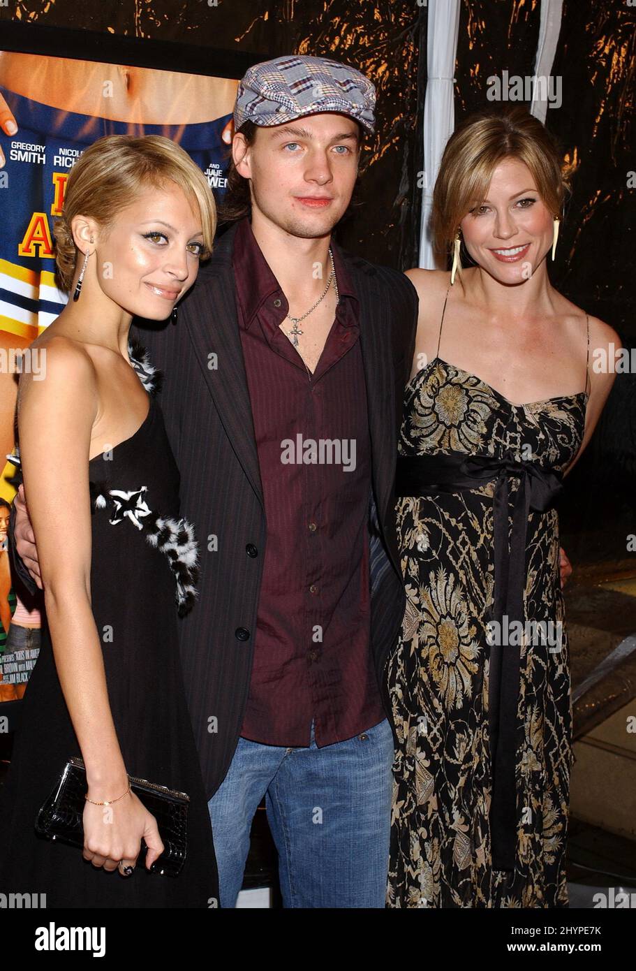 Gregory smith julie bowen hi-res stock photography and images - Alamy