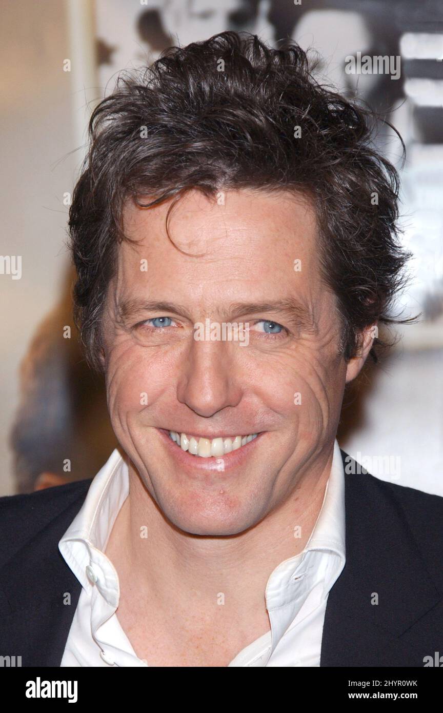 Hugh Grant attends the 'Music and Lyrics' World Premiere at Grauman's