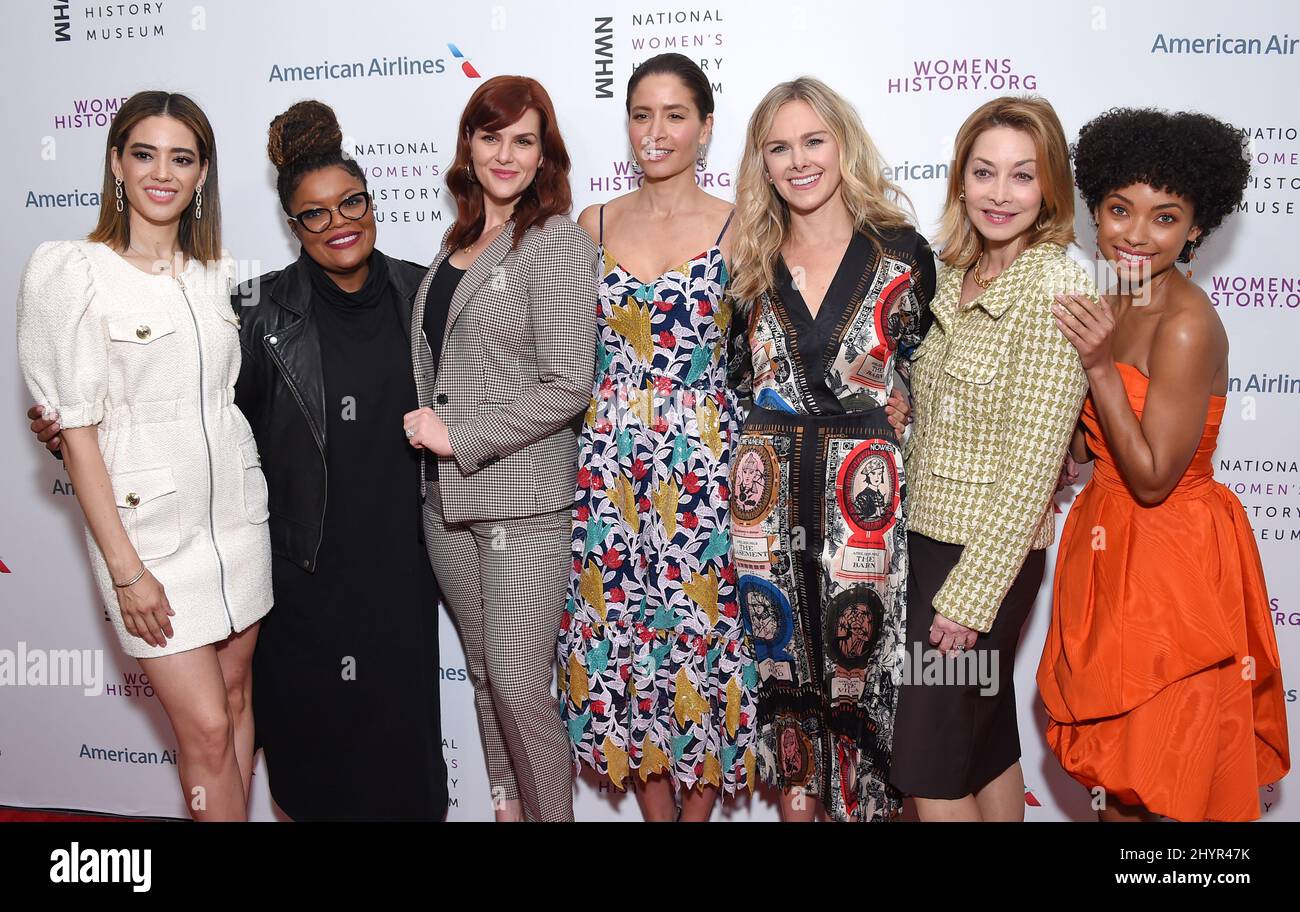 Edy Ganem,Yvette Nicole Brown, Sara Rue, Mereceds Mason, Laura Bell Bundy,  Sharon Lawrence and Logan Browning attends the The National Women's History  Museum Eighth Annual Women Making History Awards held in Los