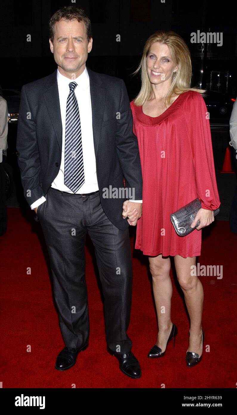greg-kinnear-and-wife-helen-hi-res-stock-photography-and-images-alamy