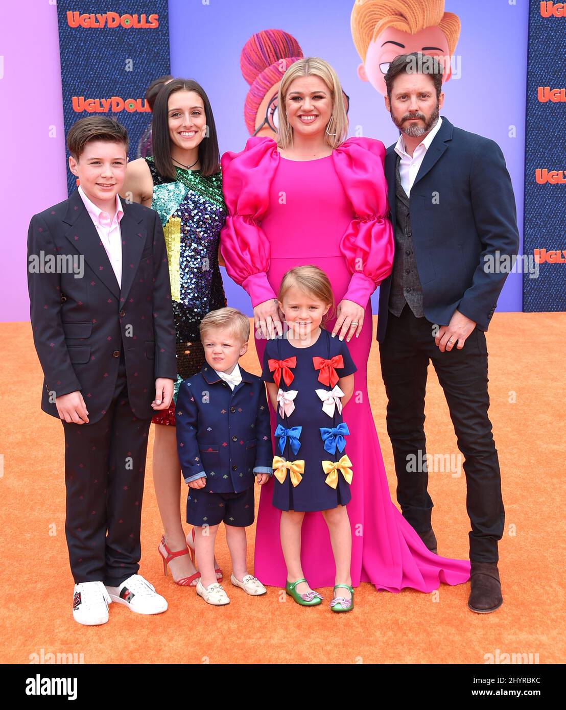 Kelly Clarkson Files for Divorce From Brandon Blackstock After Nearly 7