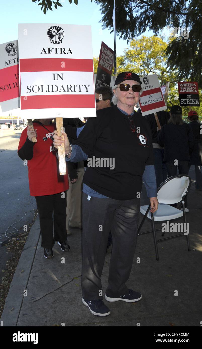 Susan Flannery joins the WGA Picket Line at CBS Studios, Los Angeles, USA Stock Photo