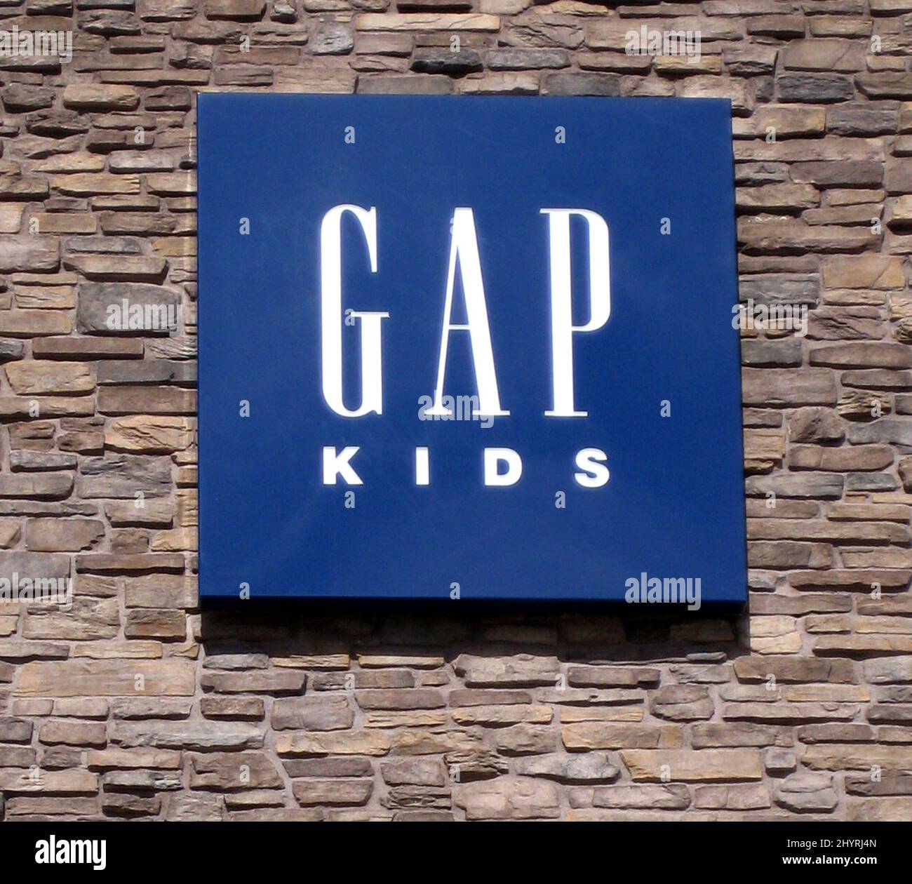 Gap kids logo hi-res stock photography and images - Alamy