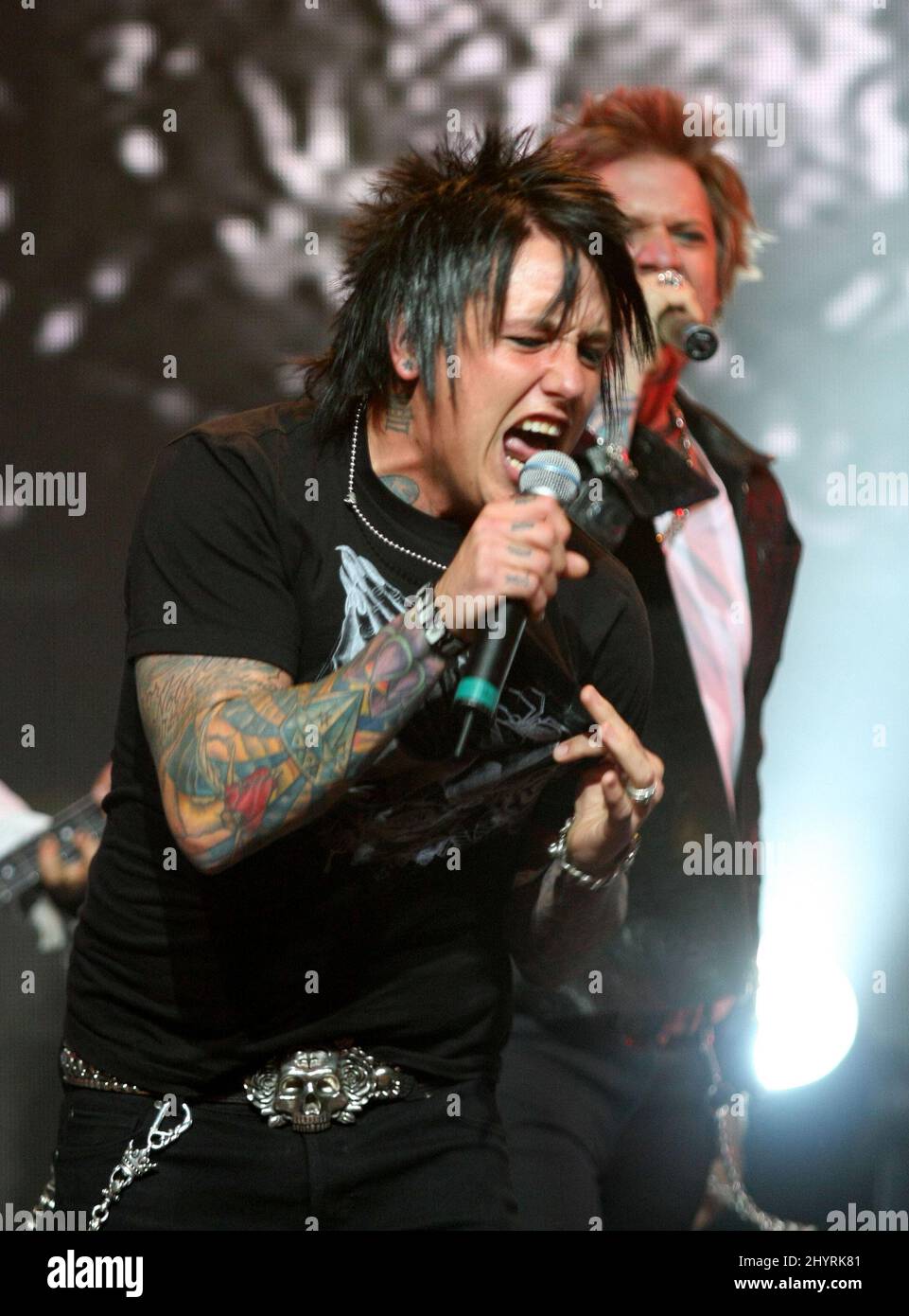 Jacoby shaddix papa roach hi-res stock photography and images - Alamy