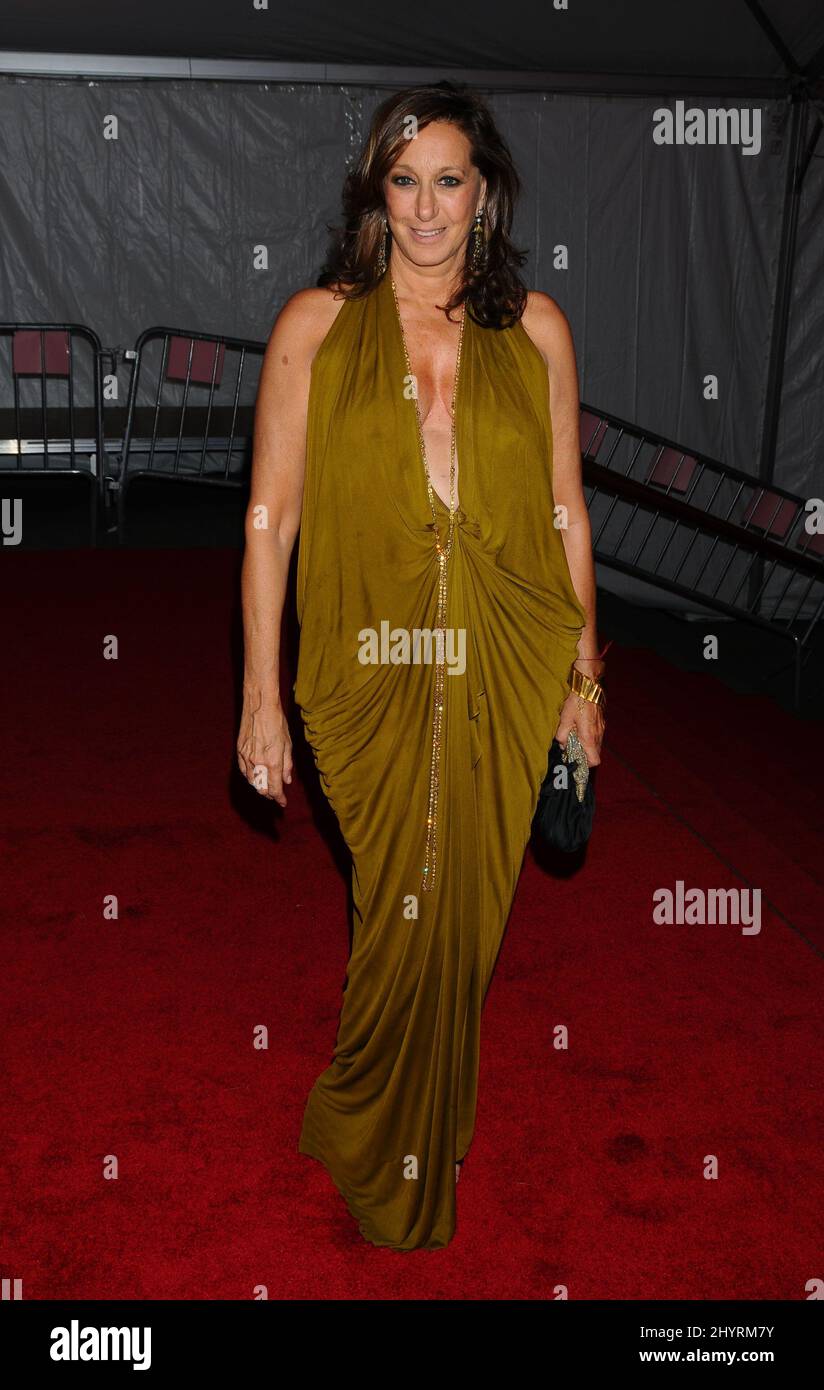DKNY New York Ready to Wear Autumn Winter Fashion designer Donna Karan at  the end of her catwalk show two of her children Cory Stock Photo - Alamy