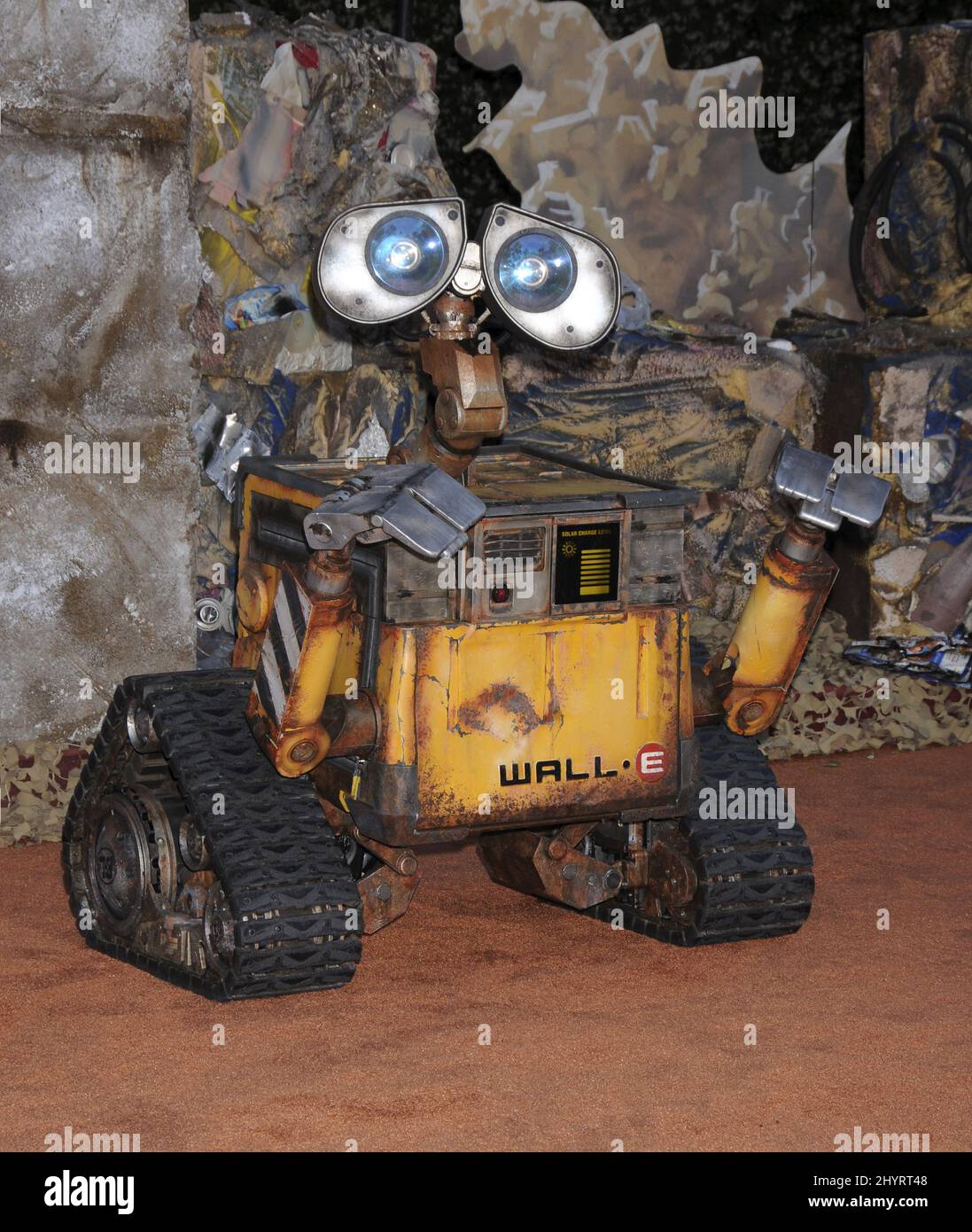 Wall e robot hi-res stock photography and images - Alamy