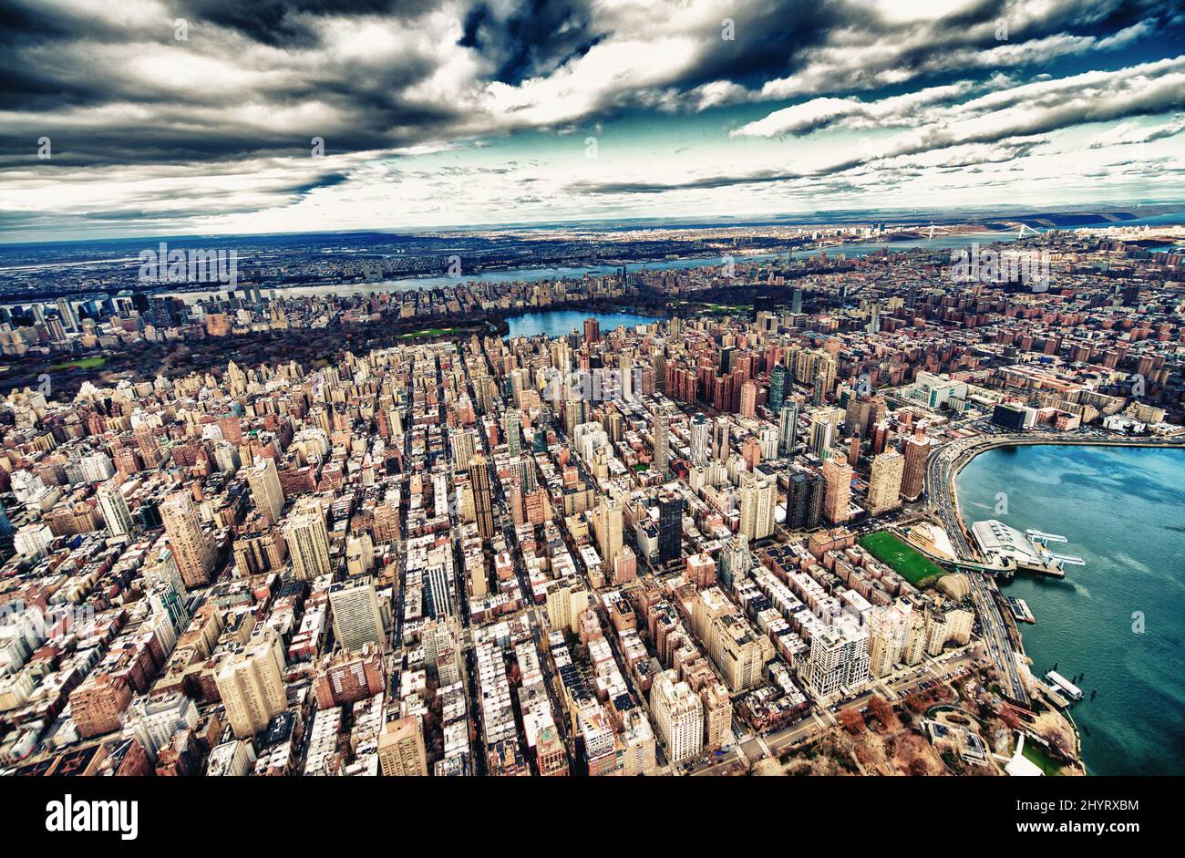 Wide angle aerial view of Midtown Manhattan and Central Park from ...