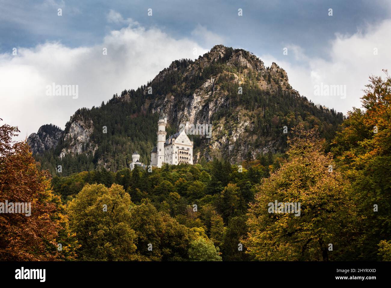 Neuschwanstein Castle (Schloss Neuschwanstein) in fall colors Bavaria