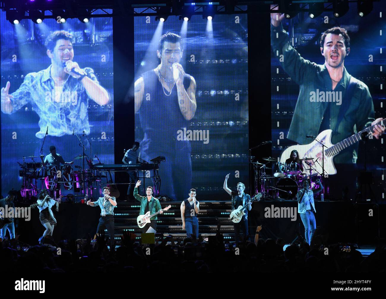Nick Jonas, Kevin Jonas and Joe Jonas onstage at the Nashville tour