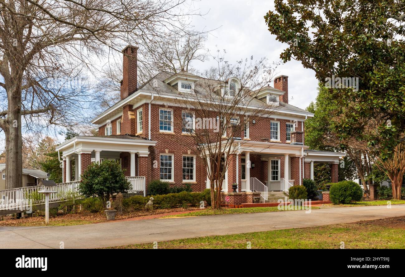 BELMONT, NC, USA-8 MARCH 2022: Elegant historic home on North Main in downtown. Stock Photo
