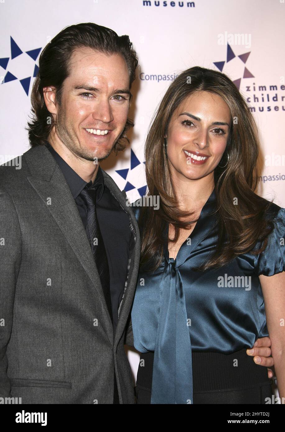 Mark-Paul Gosselaar and wife Lisa Ann Russell at the Zimmer Children's Museum 8th Annual Discovery Awards Dinner held at the Beverly Hills Hotel. Stock Photo