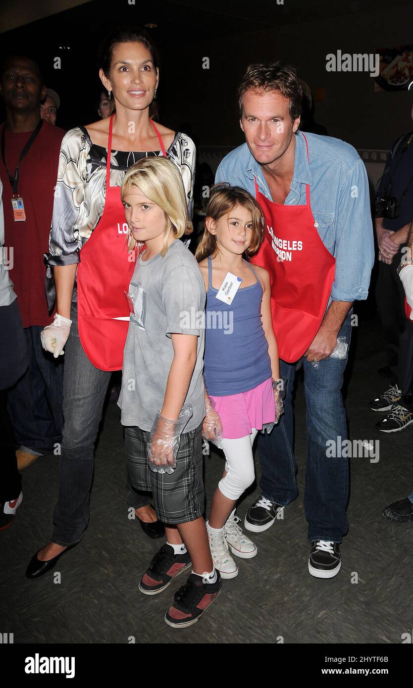 Who Is Randy Gerber Randy Gerber and Cindy Crawford with son Presley daughter Kaya ...