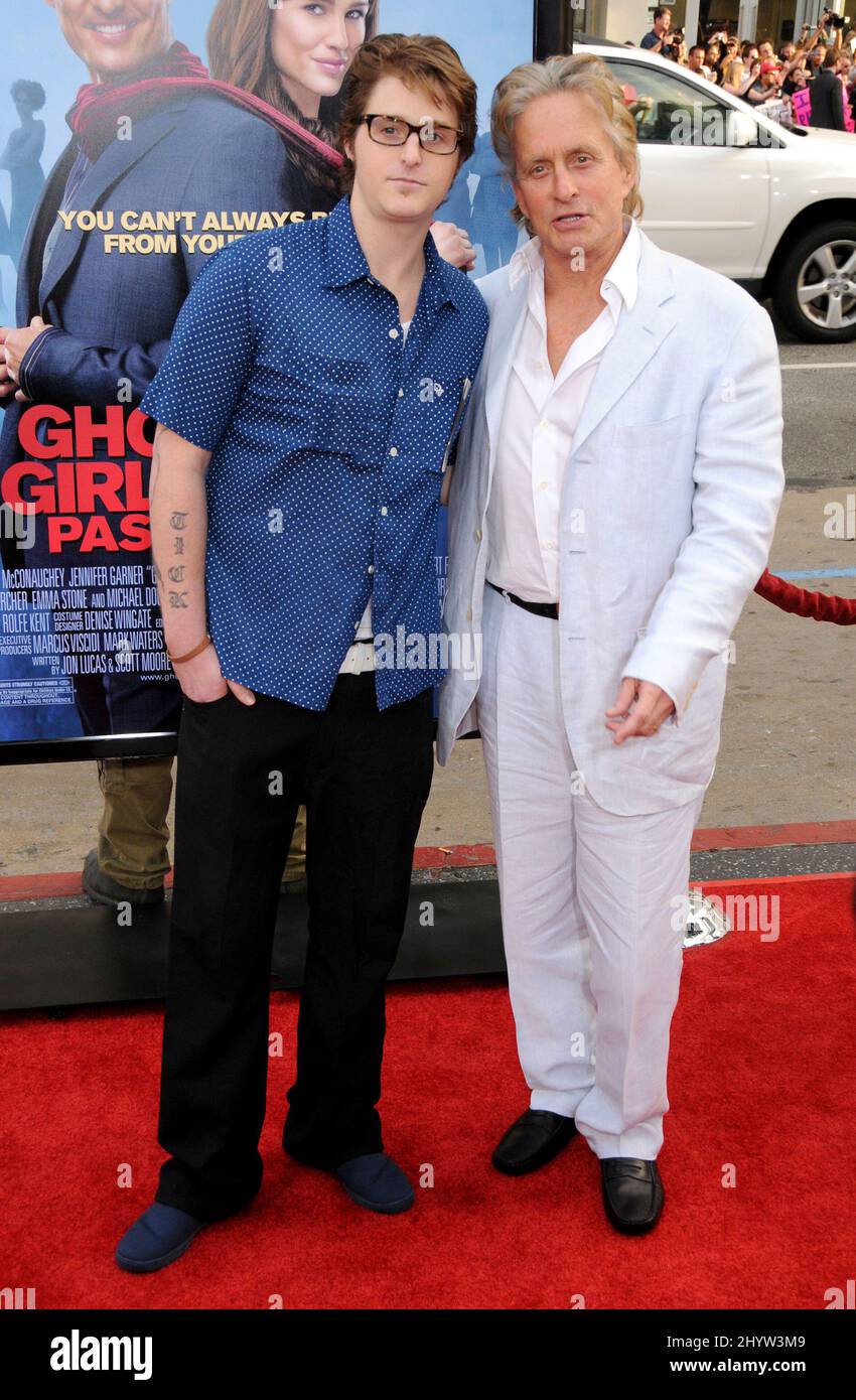 Cameron Douglas And Michael Douglas At The Ghosts Of Girlfriends Past World Premiere Held At Grauman S Chinese Theatre Hollywood Usa Stock Photo Alamy