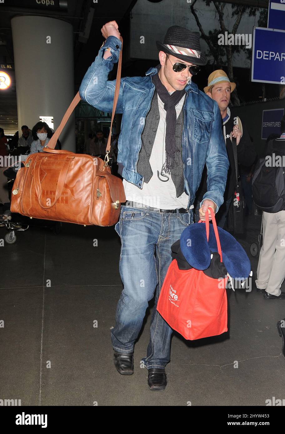 Kellan lutz hi-res stock photography and images - Alamy, image size:913x1390