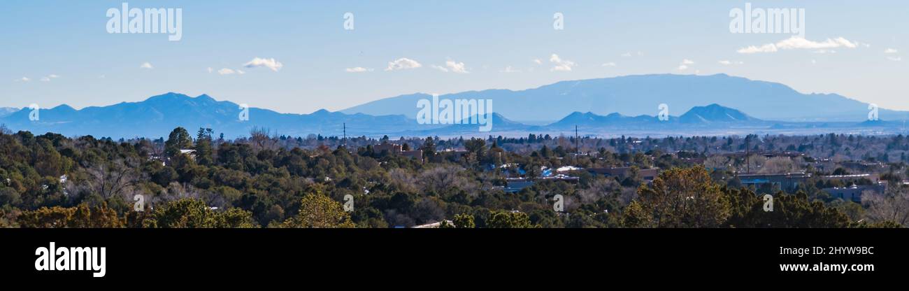 Thompson Peak and mountains to the east of Santa Fe, New Mexico Stock Photo