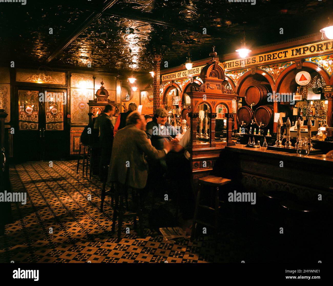Crown bar, belfast hires stock photography and images Alamy