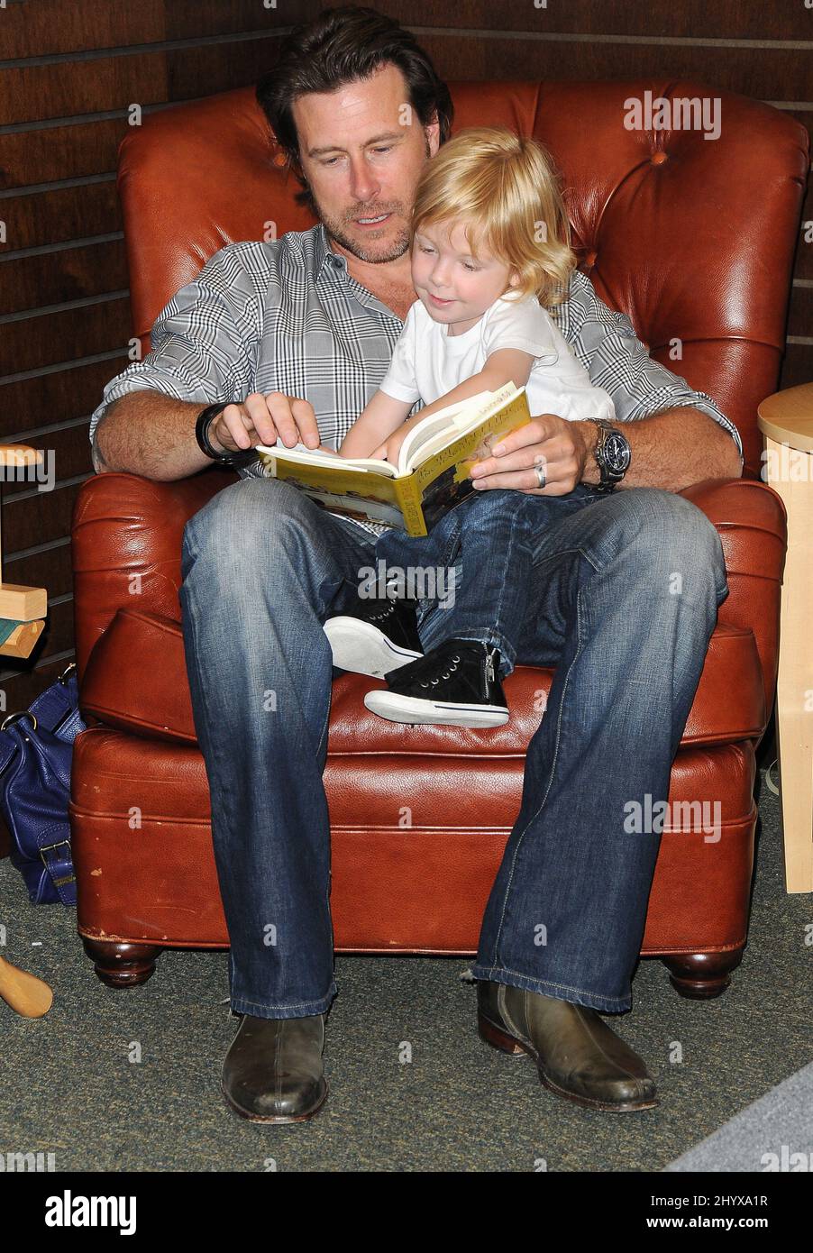 Aaron Barnes Hi Res Stock Photography And Images Alamy Dean Mcdermott And Son Liam Aaron Mcdermott During Toris Book Signing Of New Book Uncharted Territori At Barnes Noble Bookstore The Grove Los Angeles 2HYXA1R 