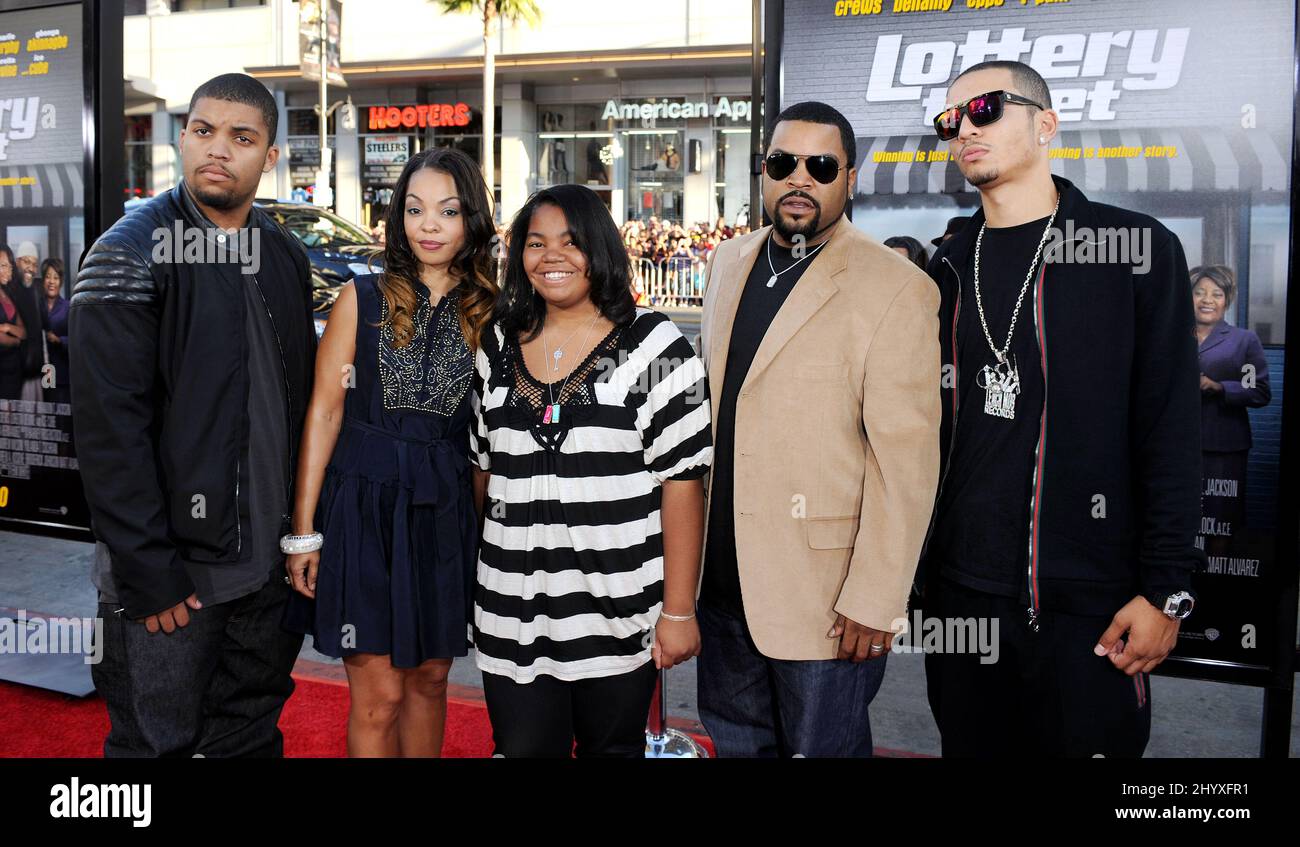 https://c8.alamy.com/comp/2HYXFR1/ice-cube-and-his-family-at-the-world-premiere-of-lottery-ticket-held-at-graumans-chinese-theater-in-los-angeles-usa-2HYXFR1.jpg
