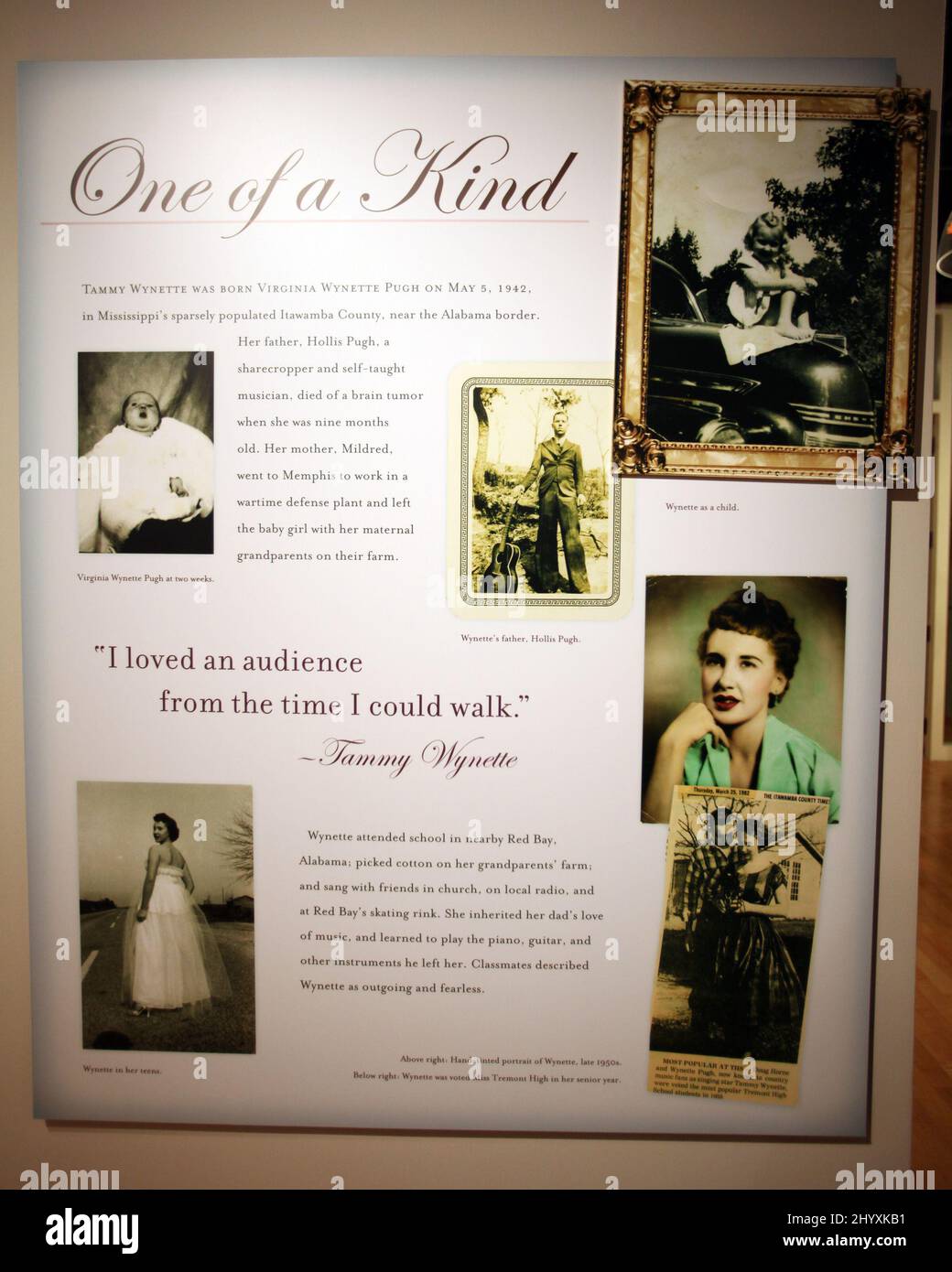 tammy-wynette-exhibition-at-the-country-music-hall-of-fame-nashville