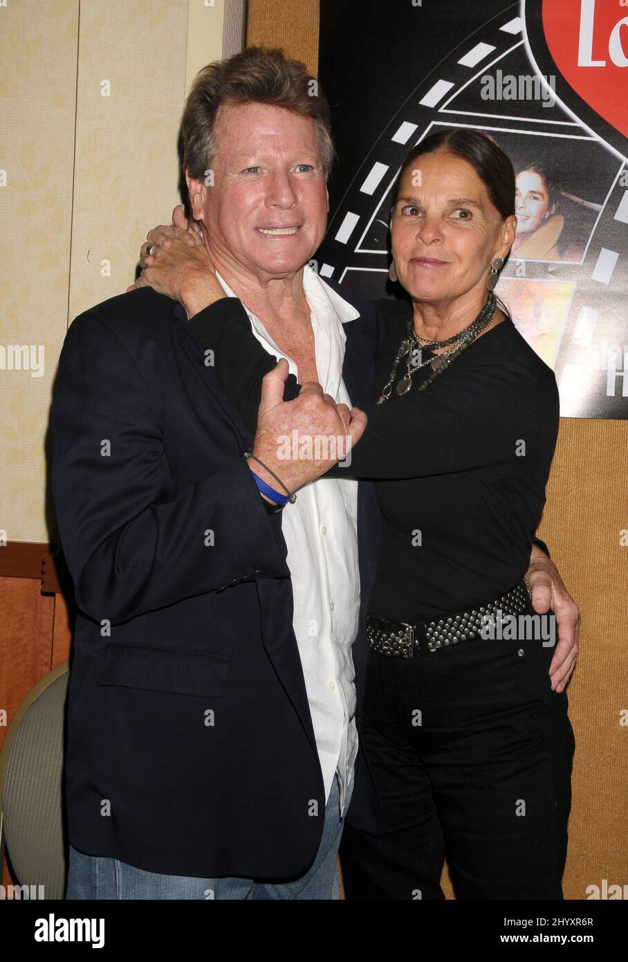Ryan O'Neal and Ali MacGraw at the 'The Hollywood Show' Fall 2010 held at the Burbank Airport Marriott Hotel & Convention Center, Burbank, California Stock Photo