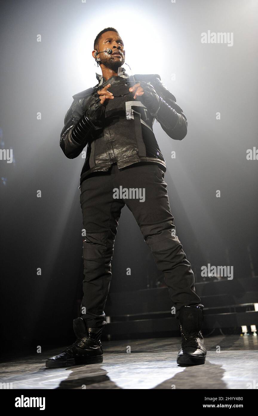 Usher performs at the Greensboro Coliseum, Greensboro, North Carolina(02)