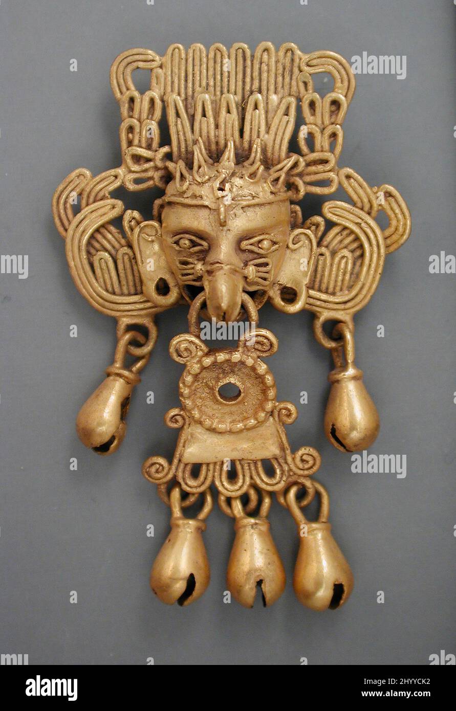 Mixtec gold pendant hires stock photography and images Alamy