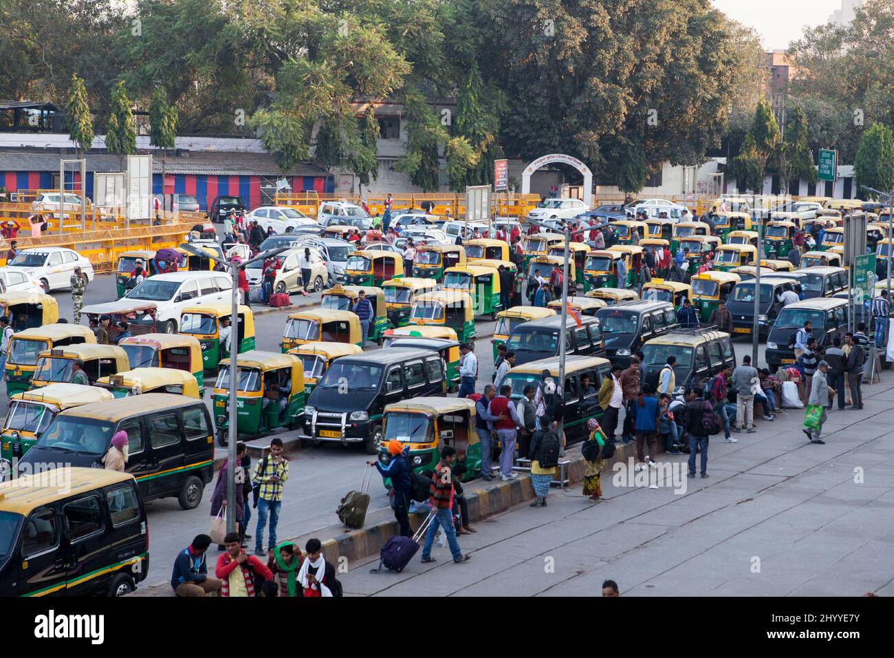 Taxis & auto rickshaws outside New Delhi Railway station, India Stock Photo